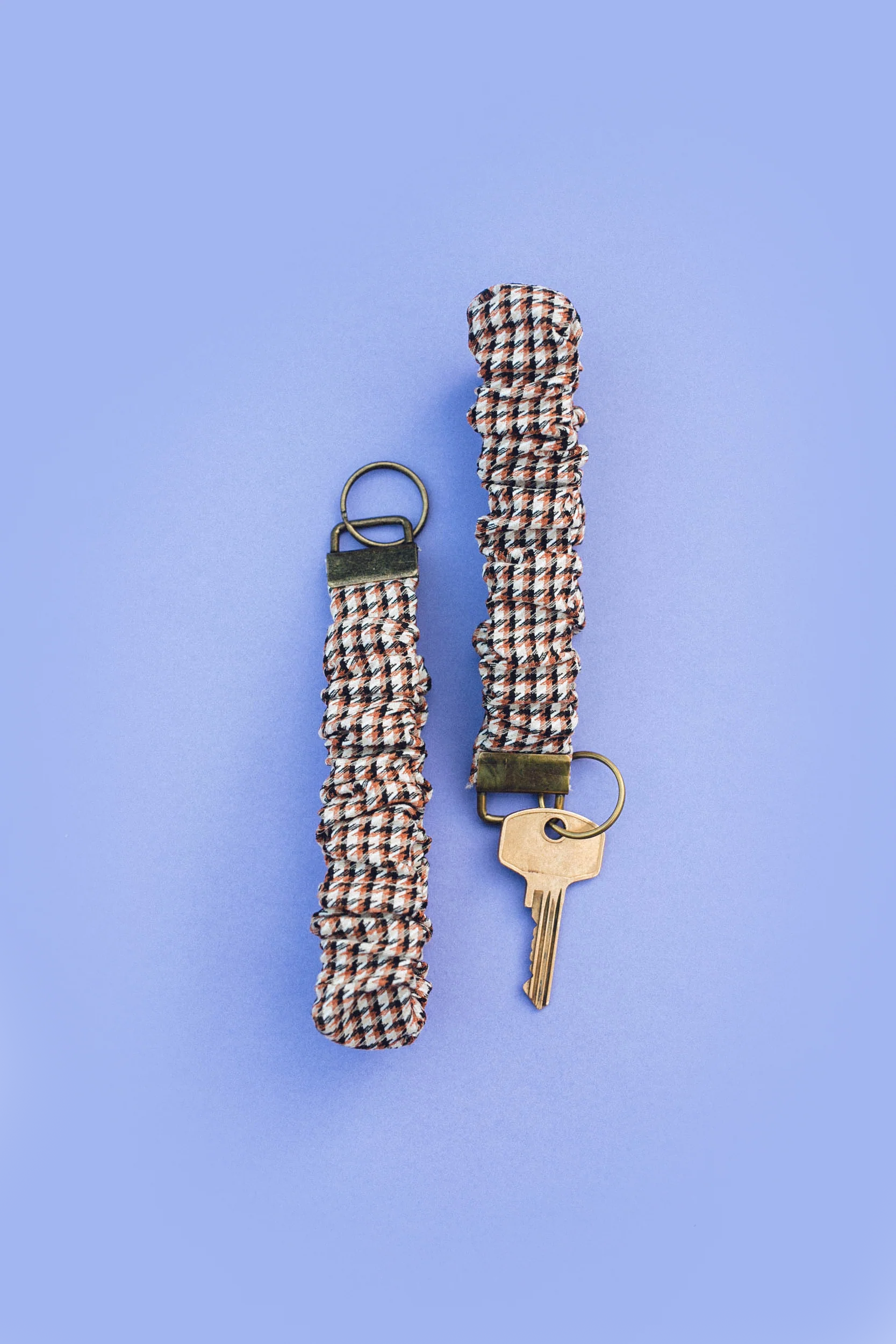 Scrunchie sleutelhanger - Blokjes Bruin/Zwart - Image 3