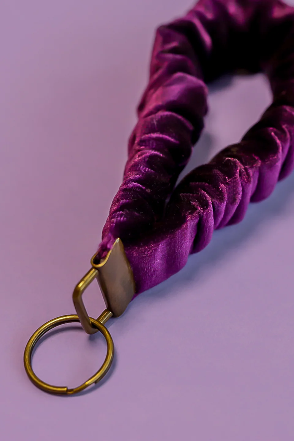 Scrunchie sleutelhanger - Velvet Donker Paars - Image 3